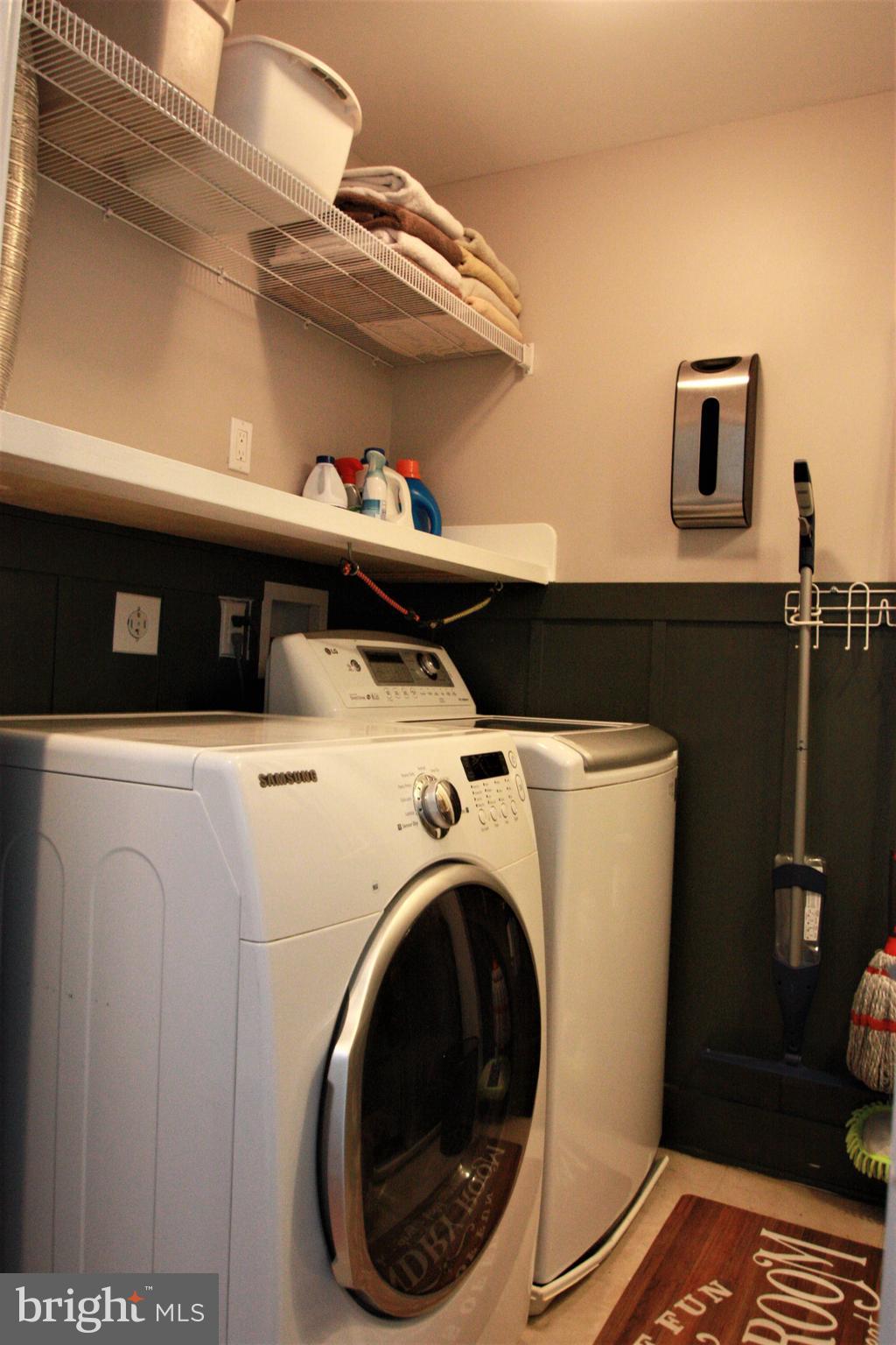 1238 Reed Street Philadelphia, PA 19147 - Photo 14 of 37 2nd-floor laundry center