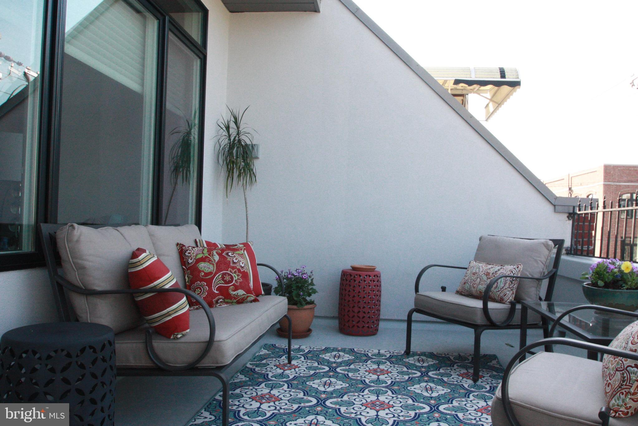 1238 Reed Street Philadelphia, PA 19147 - Photo 22 of 37 3rd Floor deck