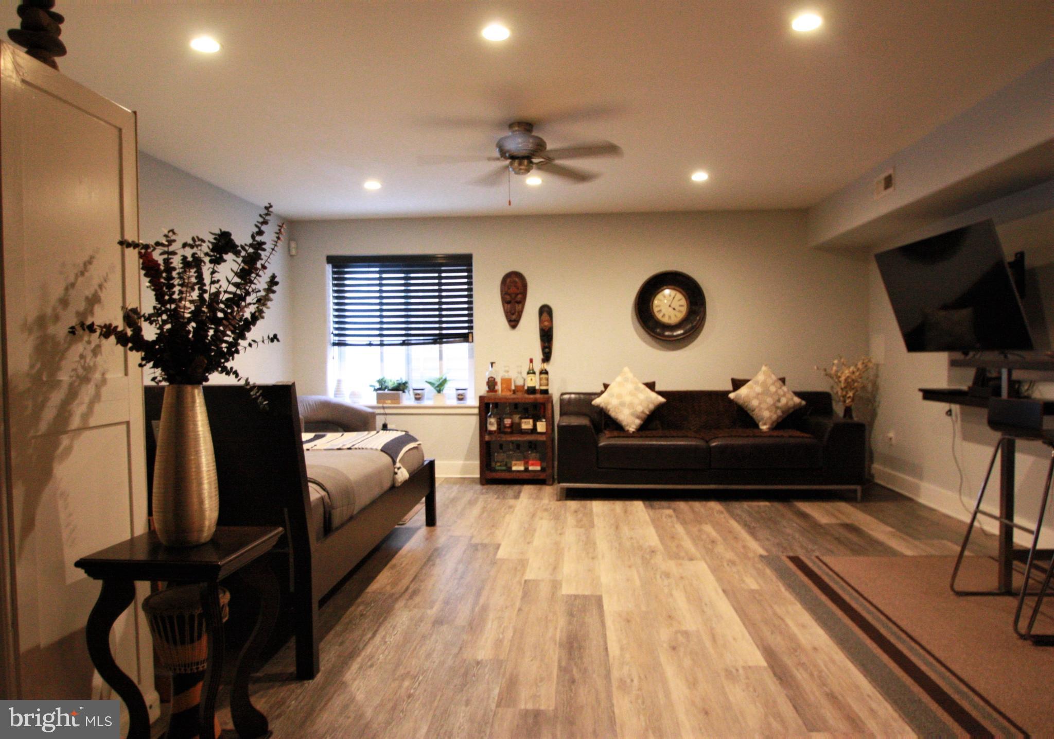 1238 Reed Street Philadelphia, PA 19147 - Photo 30 of 37 Au-pair studio apartment