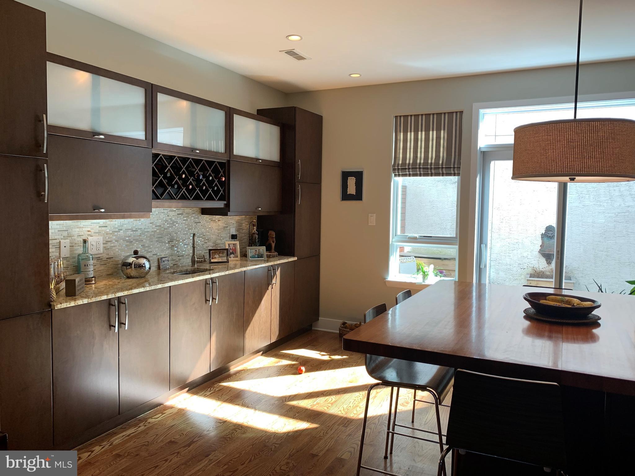 1238 Reed Street Philadelphia, PA 19147 - Photo 6 of 37 Kitchen 3 - bar area