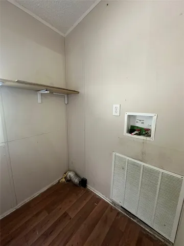 a view of utility room