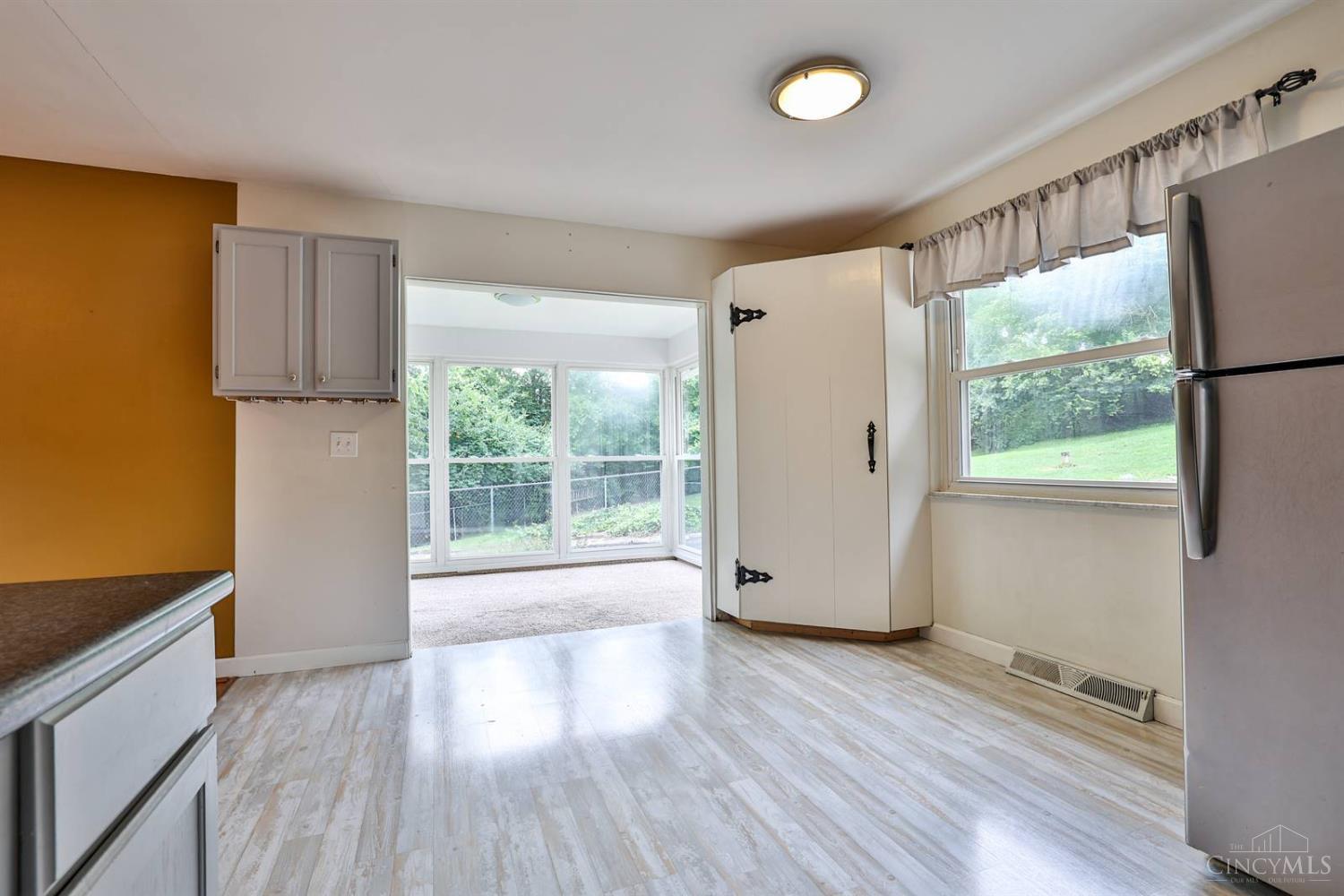 6123 Sheed Road Cincinnati, OH 45247 - Photo 11 of 46 Gallery Image 11