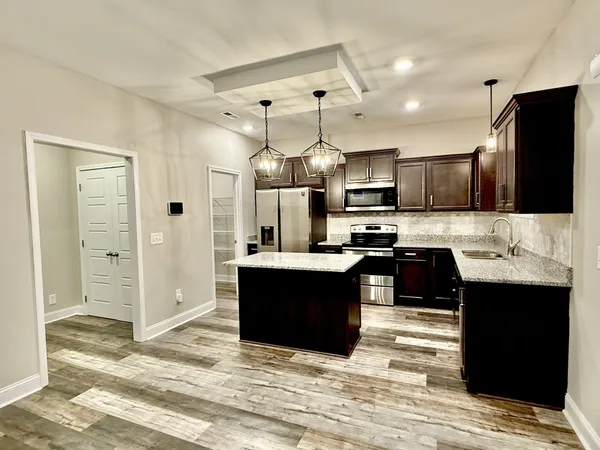 $2,150 | 451 Kinslow Court, Clarksville, TN 37040