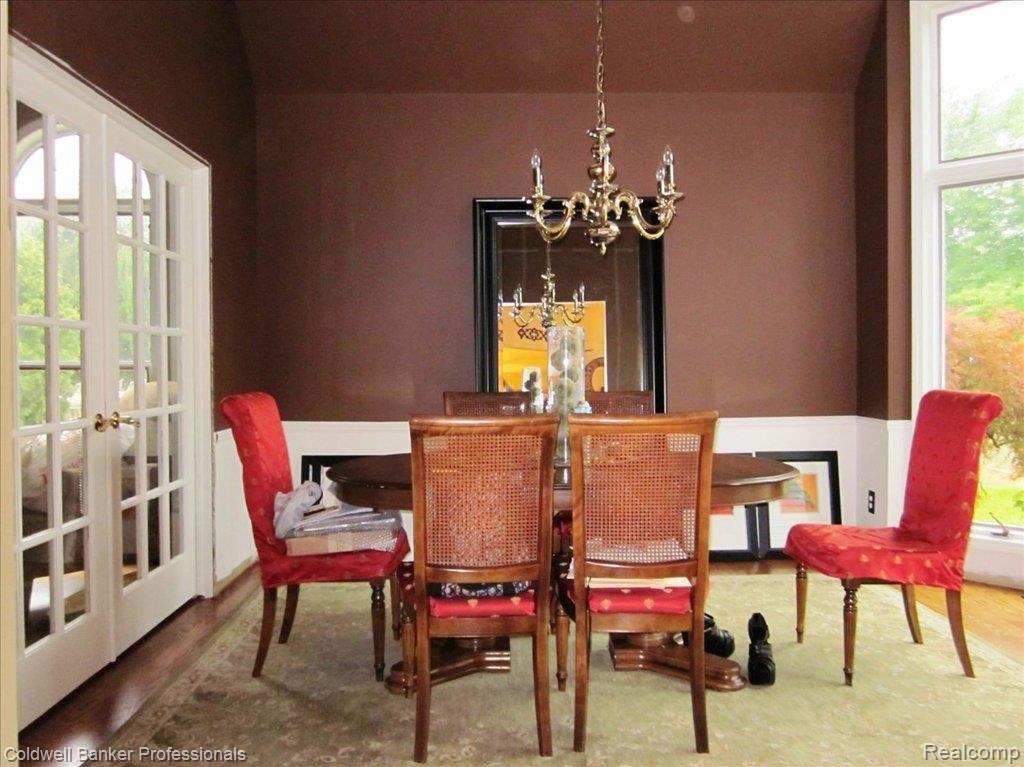 18105 Meridian Road Grosse Ile, MI 48138 - Photo 9 of 16 Dining Room