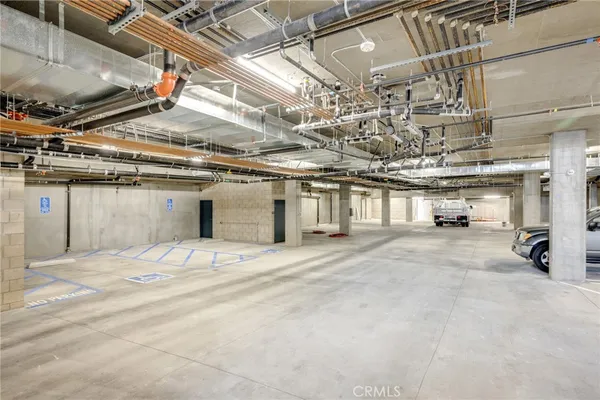 $2,150 | 14526 Hartland Street, Unit 308, Van Nuys, CA 91405