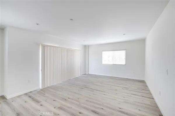 $2,150 | 14526 Hartland Street, Unit 308, Van Nuys, CA 91405