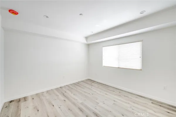 $2,150 | 14526 Hartland Street, Unit 308, Van Nuys, CA 91405