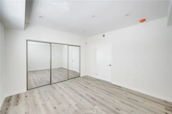 $2,150 | 14526 Hartland Street, Unit 308, Van Nuys, CA 91405