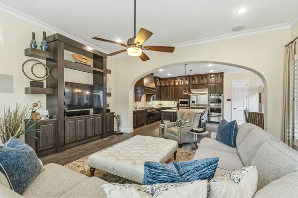 $1,745,000 | 134 South Curly Willow Drive, Tomball, TX 77375