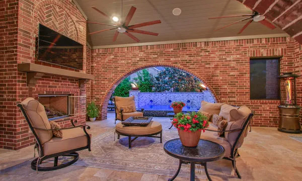 $1,745,000 | 134 South Curly Willow Drive, Tomball, TX 77375