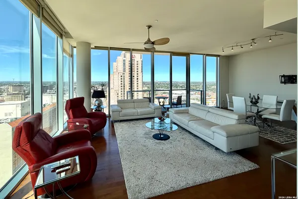 $4,500 | 610 East Market Street, Unit 2602, San Antonio, TX 78205