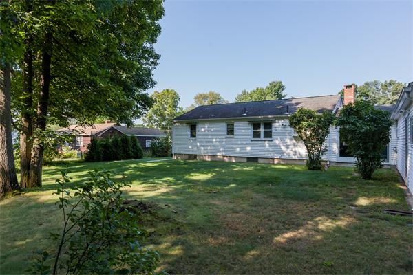 36 Blossom Road West Springfield, MA 01089 - Photo 4 of 30 a front view of a house with garden