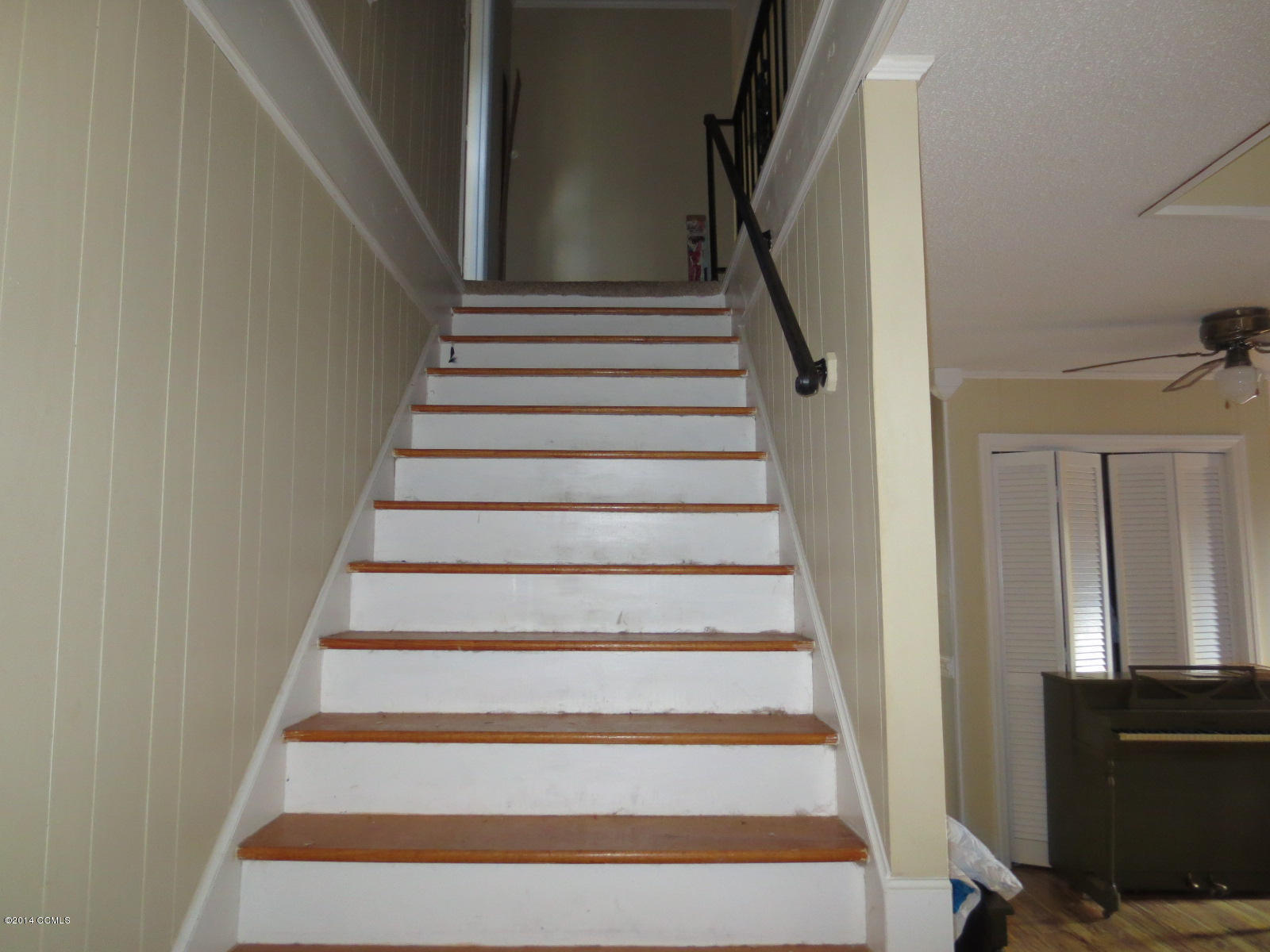 309 Canal Road Beaufort, NC 28516 - Photo 25 of 27 Hamilton stairway