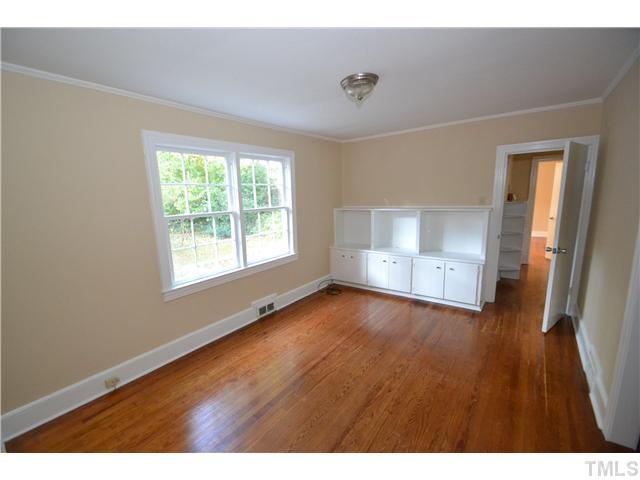 6239 Tryon Road Cary, NC 27518 - Photo 7 of 11