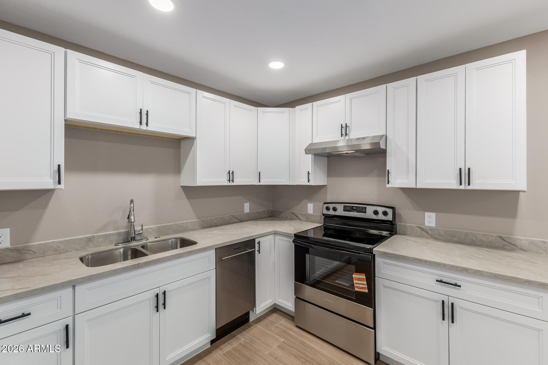 1906 East Almeria Road Phoenix, AZ 85006 - Photo 12 of 31 13 Almeria