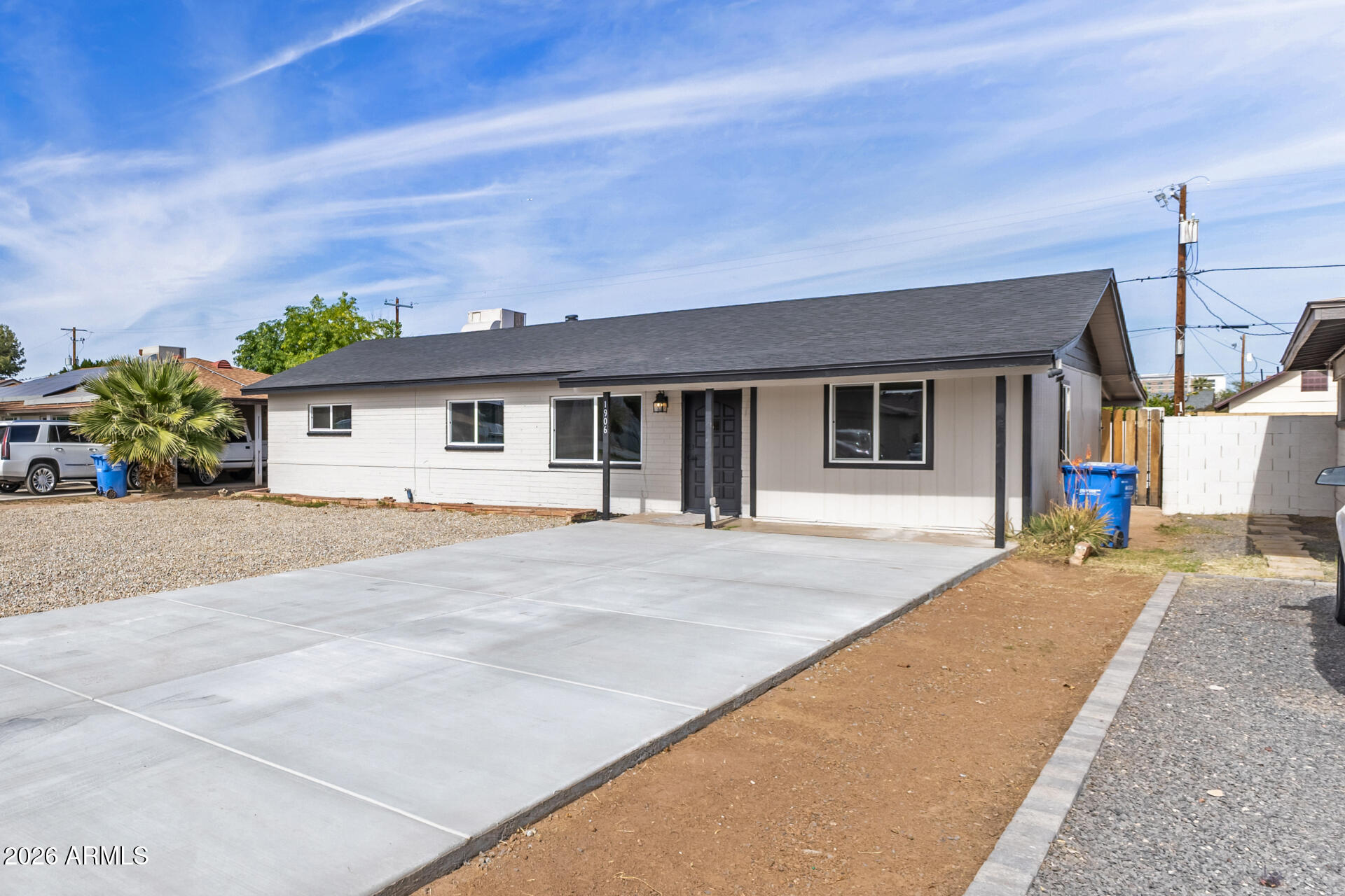 1906 East Almeria Road Phoenix, AZ 85006 - Photo 4 of 31 04 Almeria