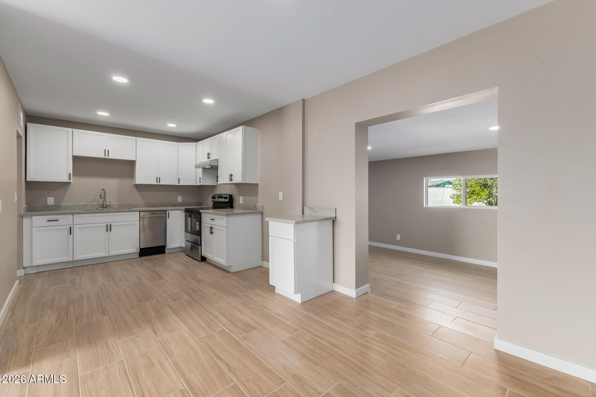 1906 East Almeria Road Phoenix, AZ 85006 - Photo 9 of 31 10 Almeria