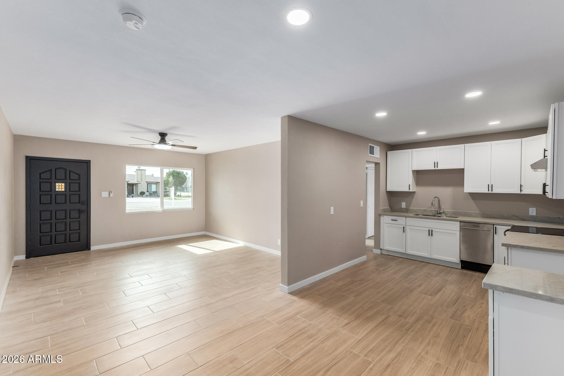 1906 East Almeria Road Phoenix, AZ 85006 - Photo 10 of 31 11 Almeria