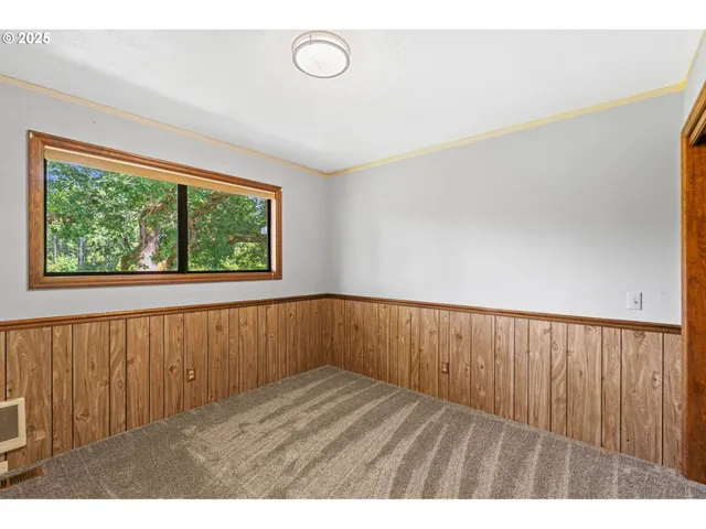 a view of empty room with window