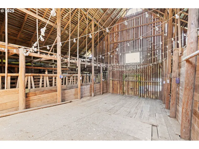 a black and white photo of a city