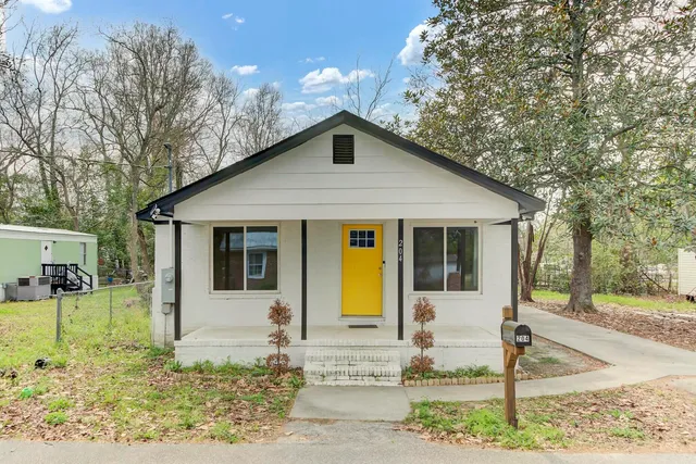 $233,500 | 204 County Rd S-18-567, St. George, SC 29477