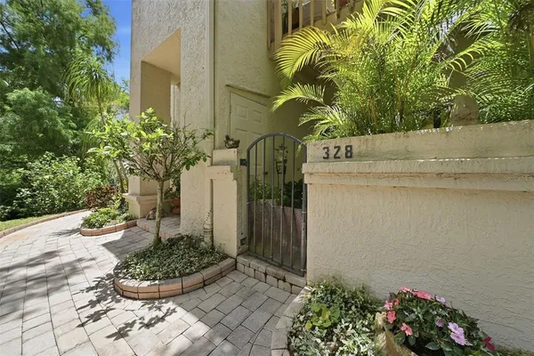 $329,000 | 328 Los Prados Drive, Unit 328, Safety Harbor, FL 34695