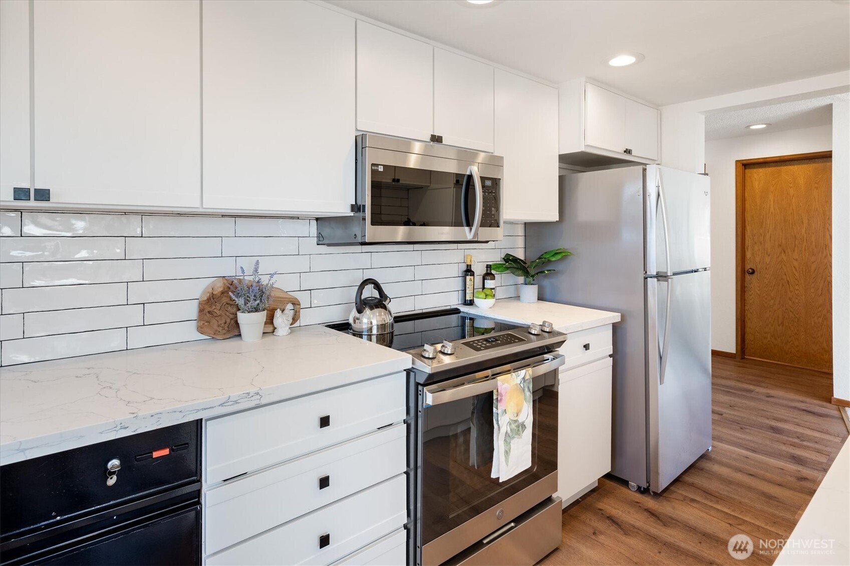 535 Walnut Street, Unit 202 Edmonds, WA 98020 - Photo 13 of 38 Gallery Image 13
