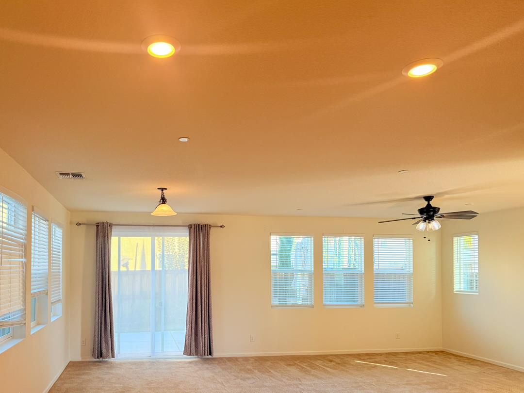 110 Bankside Way Sacramento, CA 95835 - Photo 5 of 48