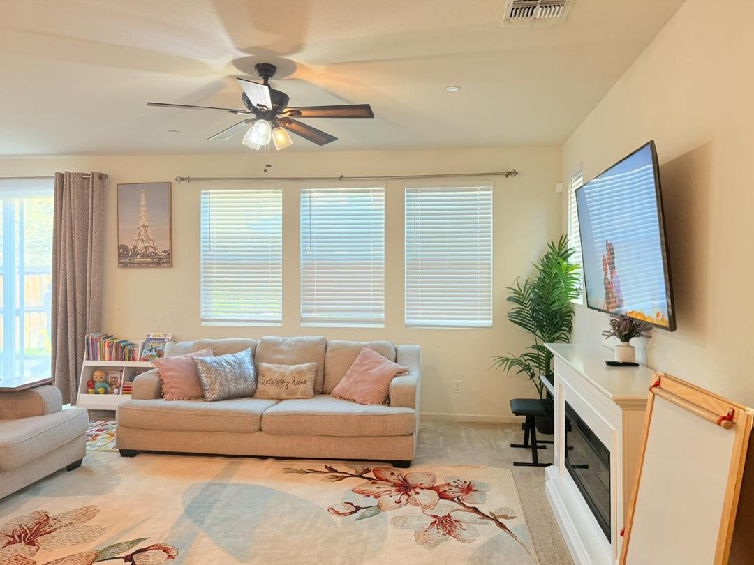 110 Bankside Way Sacramento, CA 95835 - Photo 7 of 48