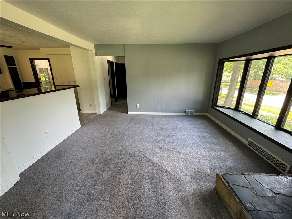 1696 Hampton Road Akron, OH 44305 - Photo 8 of 26