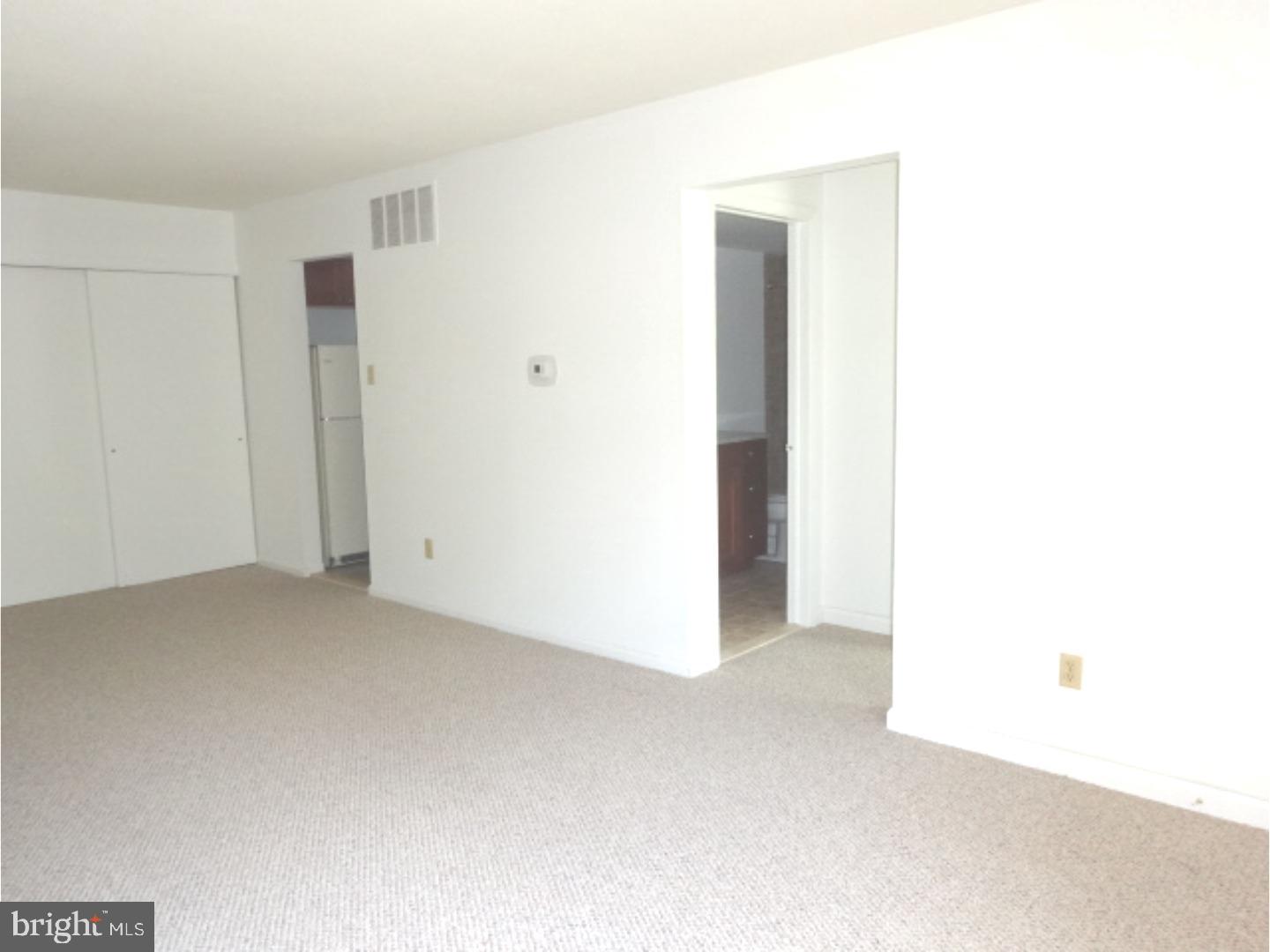 102 Bancroft Road Lansdale, PA 19446 - Photo 5 of 16 Living Room