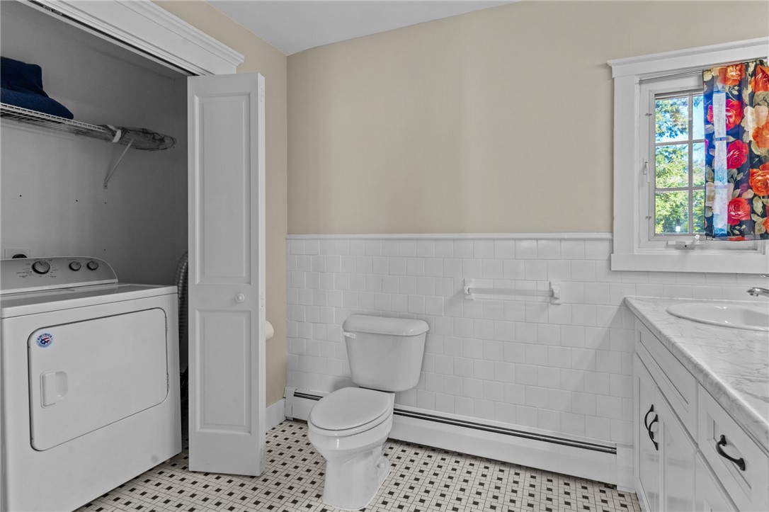 1539 Hope Road Cranston, RI 02831 - Photo 12 of 32