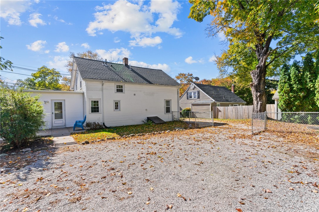 1539 Hope Road Cranston, RI 02831 - Photo 21 of 32