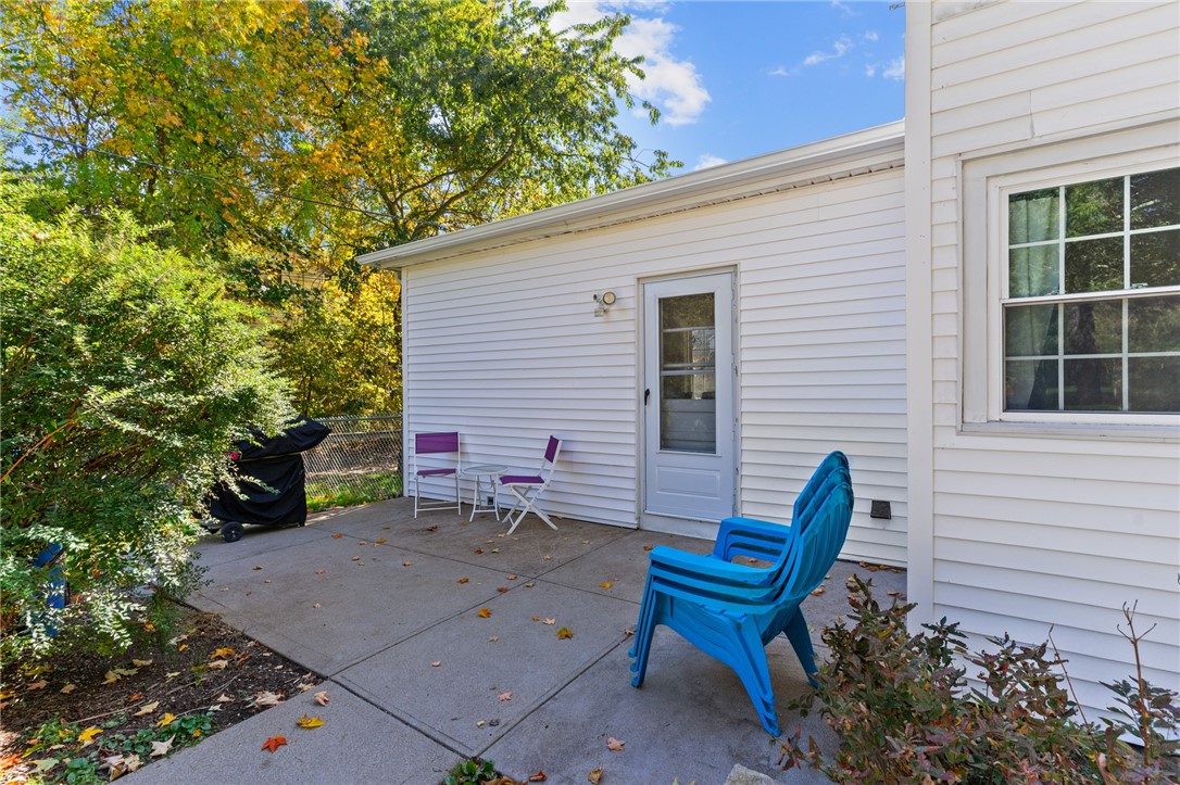 1539 Hope Road Cranston, RI 02831 - Photo 22 of 32