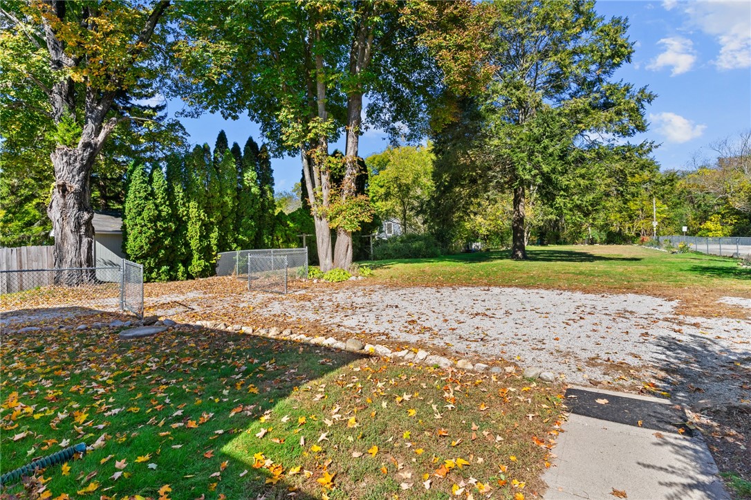 1539 Hope Road Cranston, RI 02831 - Photo 23 of 32