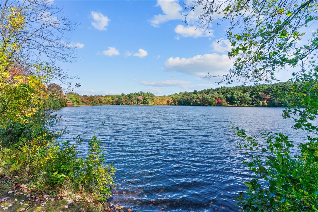 1539 Hope Road Cranston, RI 02831 - Photo 31 of 32