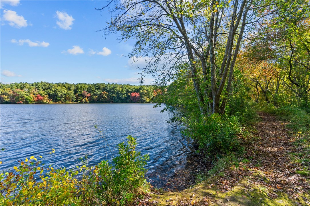 1539 Hope Road Cranston, RI 02831 - Photo 32 of 32
