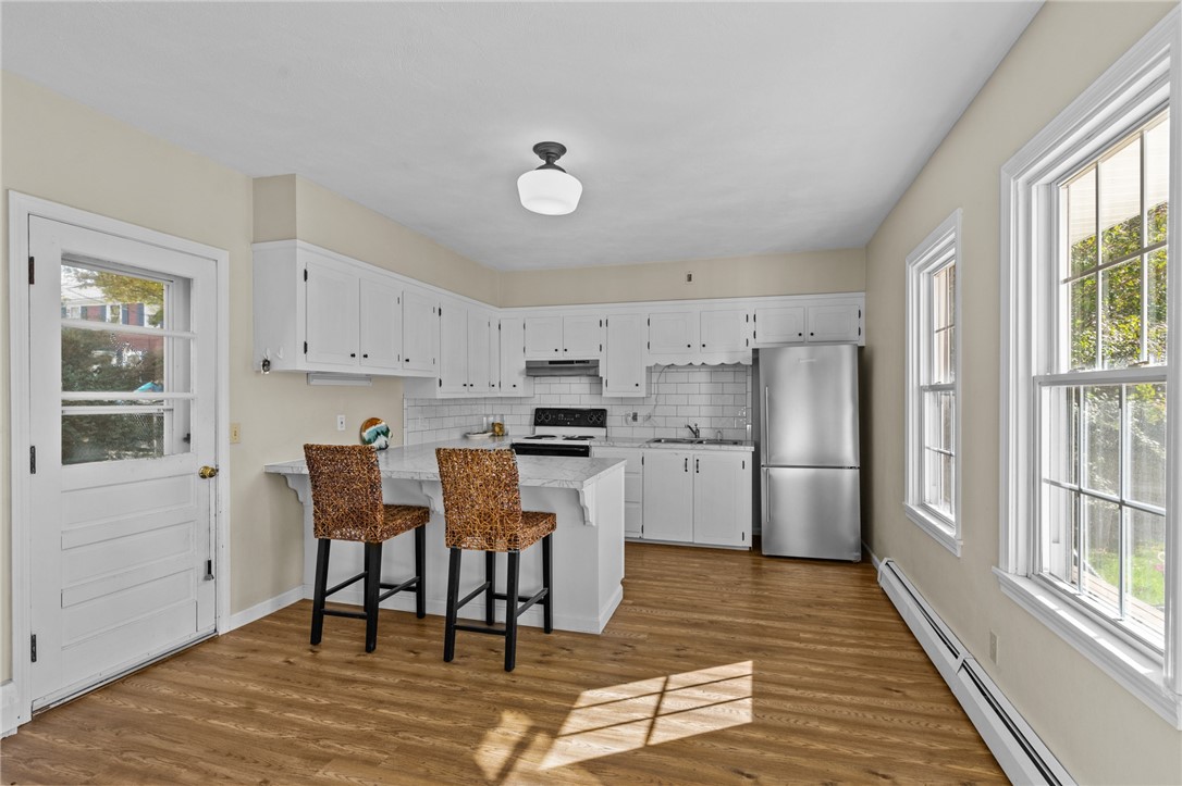 1539 Hope Road Cranston, RI 02831 - Photo 4 of 32