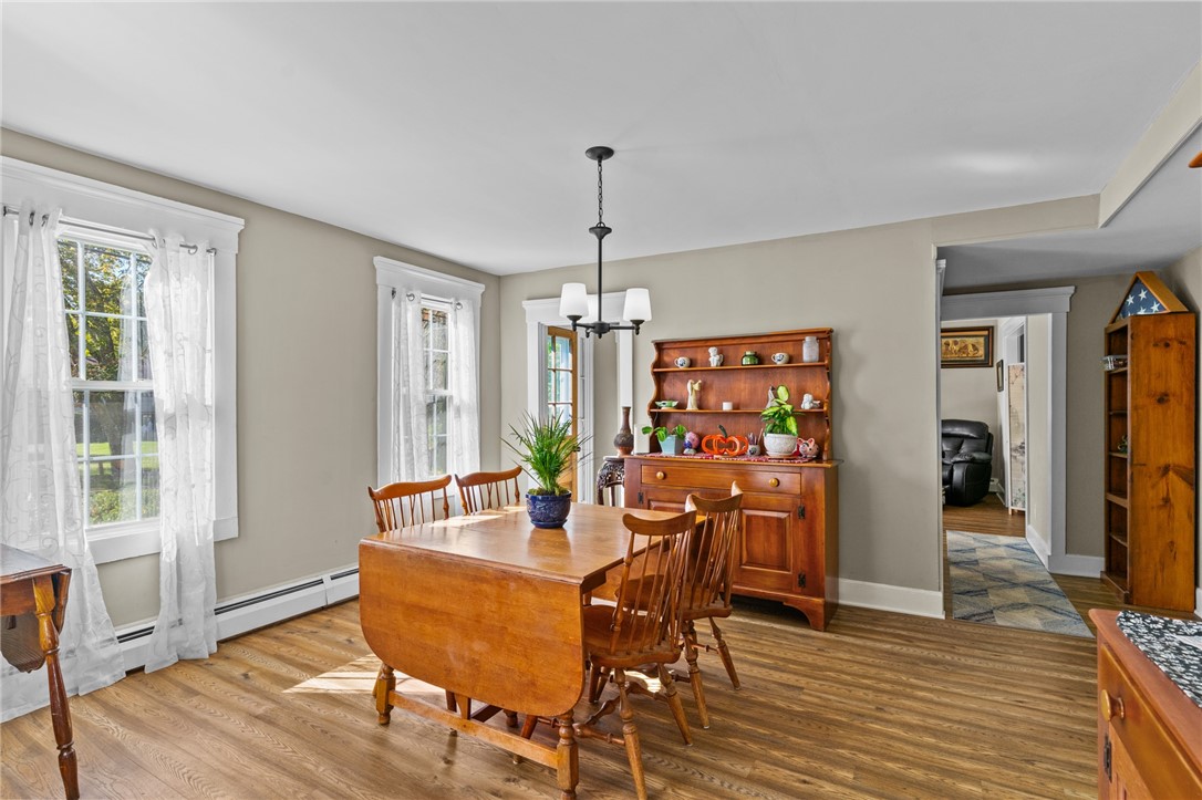 1539 Hope Road Cranston, RI 02831 - Photo 7 of 32
