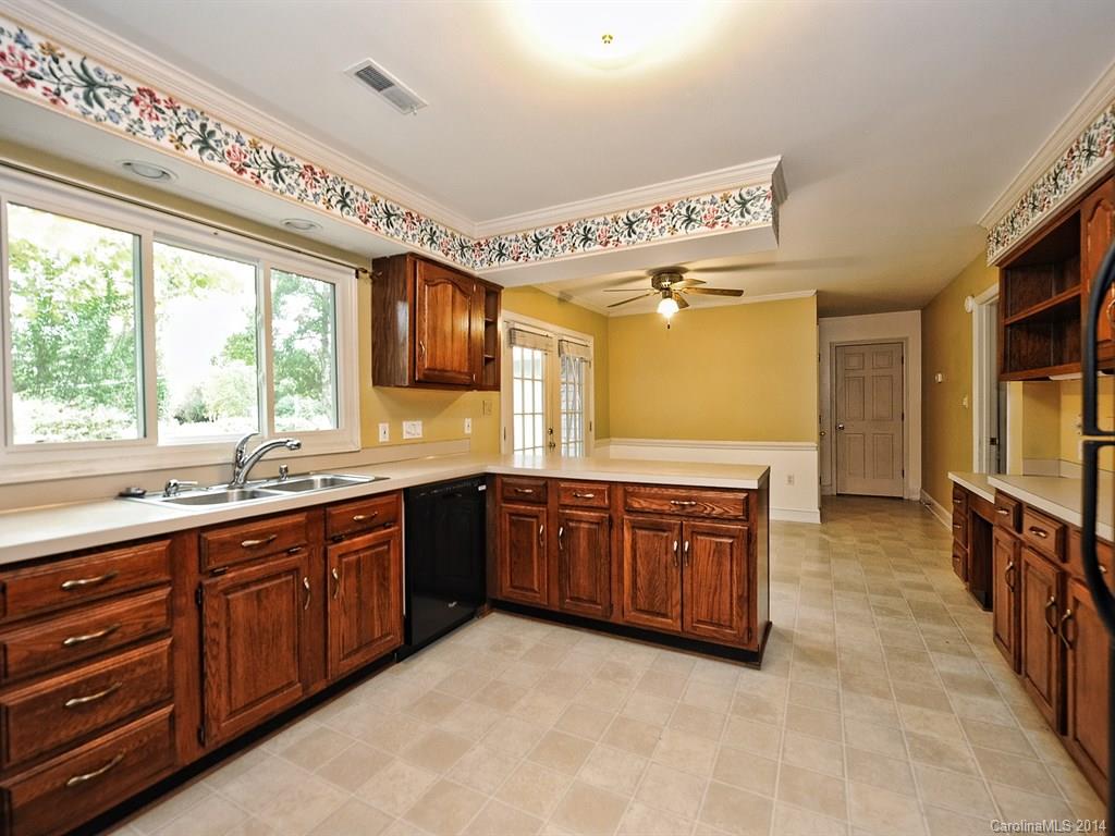 2408 Hamilton Mill Road, Unit 6 Charlotte, NC 28270 - Photo 11 of 20 Gallery Image 11