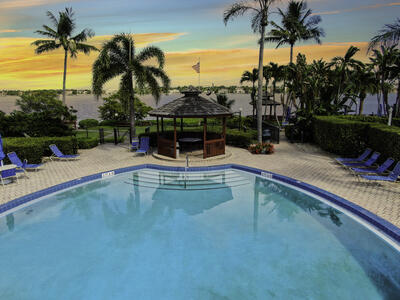 105 Half Moon Circle, Unit B1 Hypoluxo, FL 33462 - Photo 4 of 30 a_27