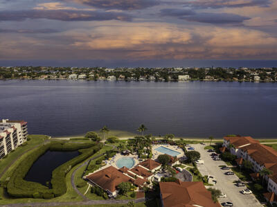 105 Half Moon Circle, Unit B1 Hypoluxo, FL 33462 - Photo 5 of 30 a_40