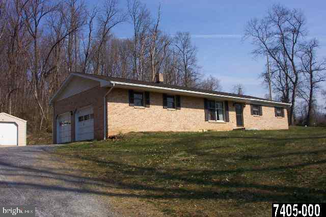 215 Creek Road Manchester, PA 17345 - Photo 1 of 6 Gallery Image 1