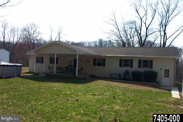 215 Creek Road Manchester, PA 17345 - Photo 2 of 6 Gallery Image 2