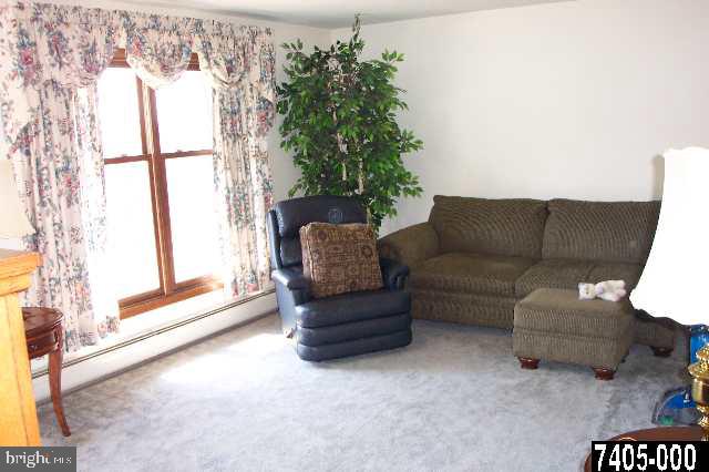 215 Creek Road Manchester, PA 17345 - Photo 4 of 6 Gallery Image 4