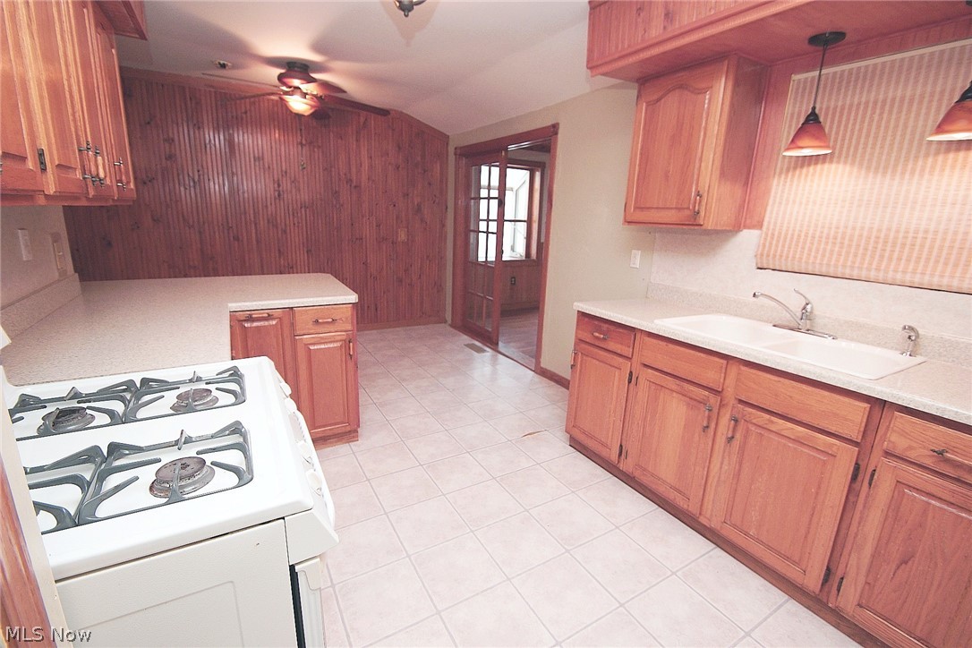 5915 Jaycox Road North Ridgeville, OH 44039 - Photo 2 of 17
