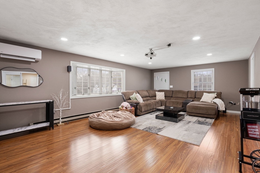 120 Brattle Street Worcester, MA 01606 - Photo 16 of 42