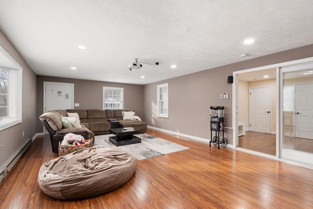 120 Brattle Street Worcester, MA 01606 - Photo 17 of 42