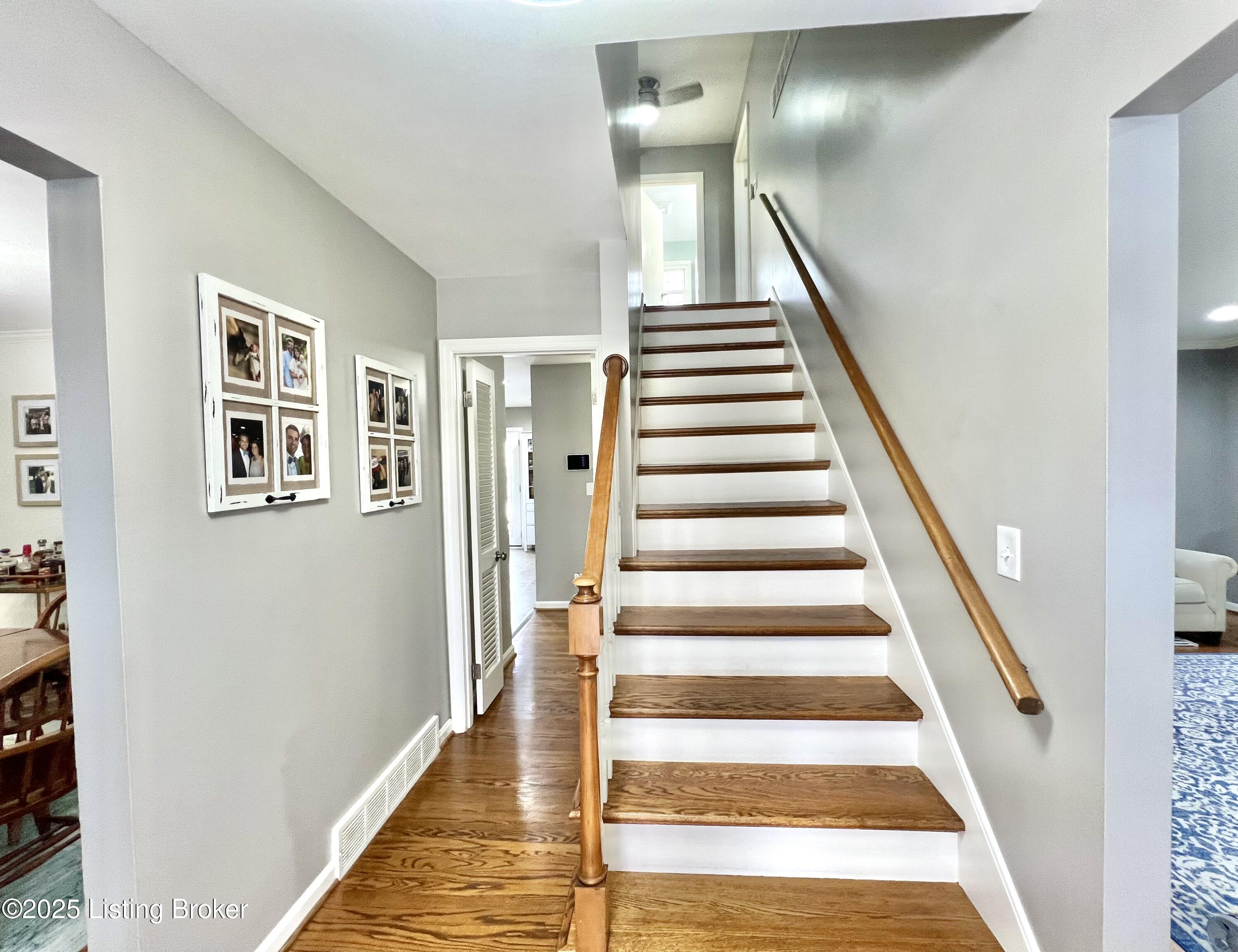 2116 Westridge Road Louisville, KY 40242 - Photo 25 of 66 Foyer / Stairs