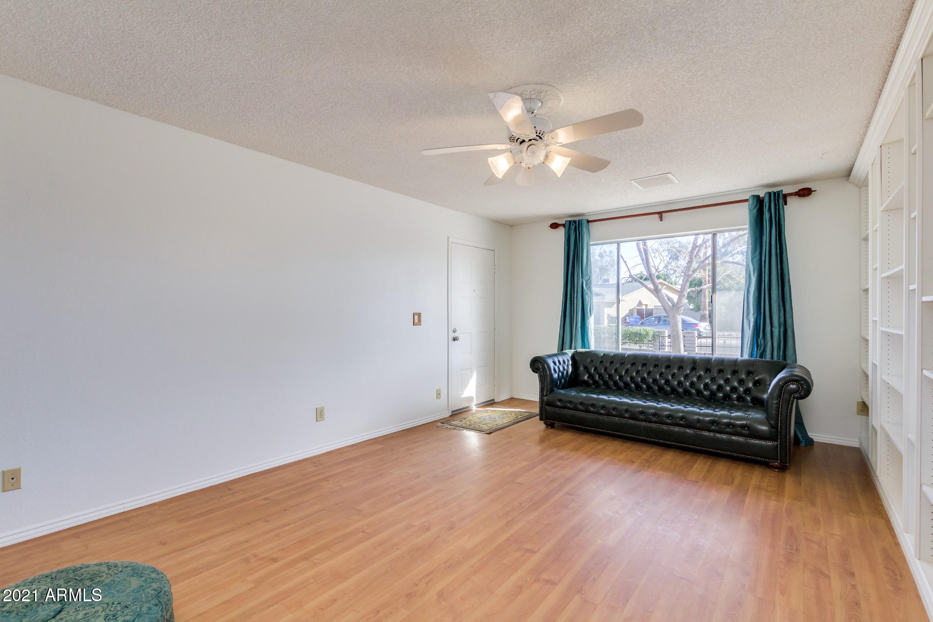2902 West Redfield Road Phoenix, AZ 85053 - Photo 6 of 34 06-Redfield